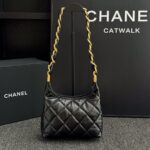 CHANEL 24a Hobo Small