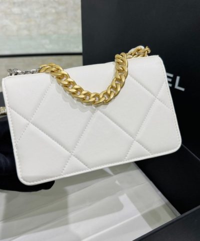 CHANEL 19 Wallet on Chain White - best quality fake designer bag
