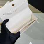 CHANEL 19 Wallet on Chain Branca - bolsa superclone premium