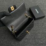CHANEL Classic Flap 20cm Nero Caviale - borsa replica di lusso a prezzi accessibili
