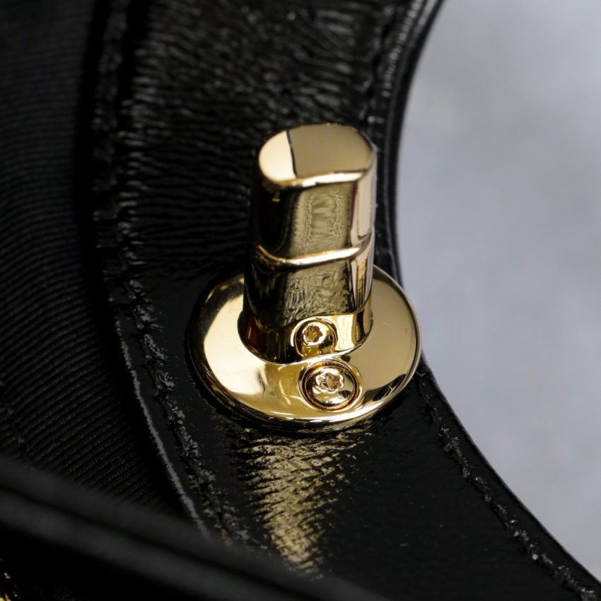 wsxcWeb_6e471929_o_1hvbnphqgh5l11921h2csv3vmk2.jpeg CHANEL 24s Horizontal Small Black