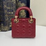 20230209_i1675922508_3369_5.jpg Replik Lady Dior Mini Rot