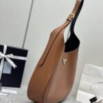 Réplica del bolso Prada Cleo grande marrón: un bolso superclon premium