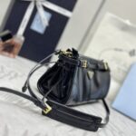 i1702407576_5441_3 Replica Prada Borsa a mano in pelle nera