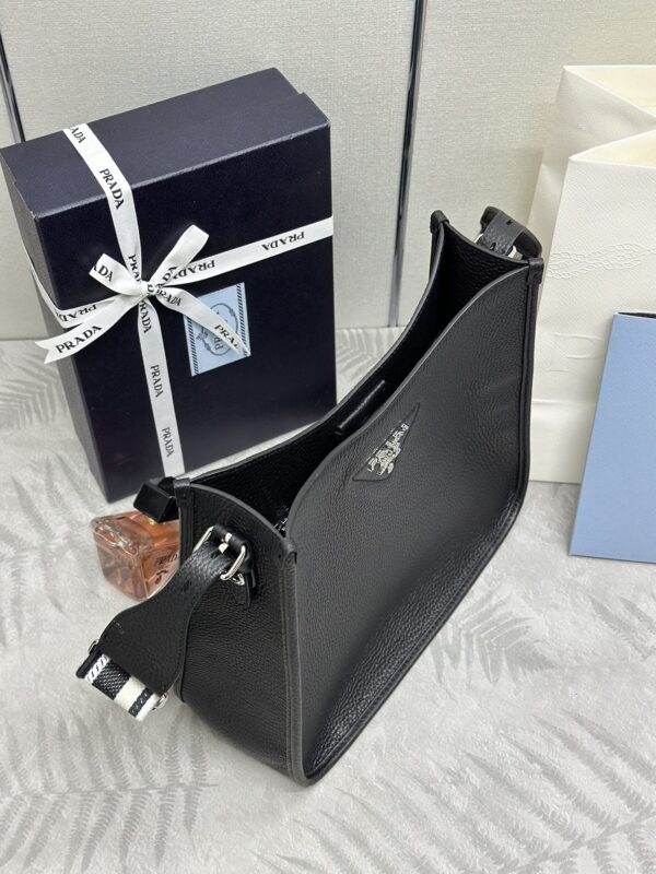 i1703590886_2064_4 Prada Saffiano Tote Black