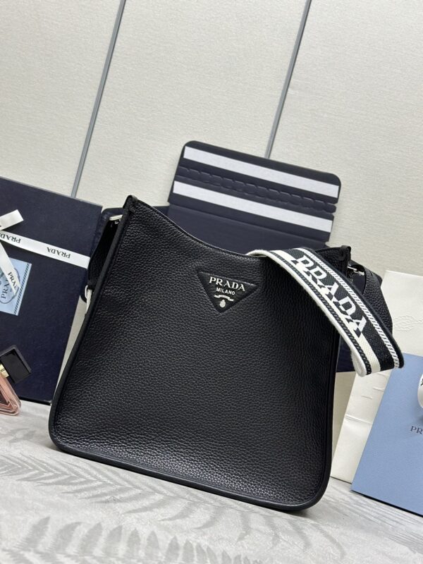 Replica Prada Saffiano Tote Black - affordable designer bags Replica Prada Saffiano Tote Black - affordable designer bags