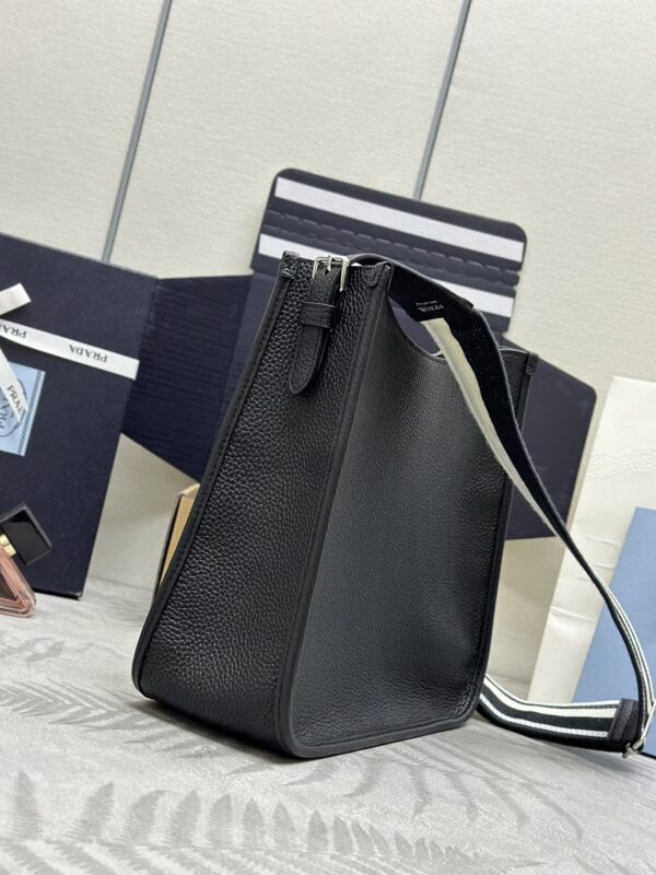 i1703590886_9062_2 Prada Saffiano Tote Black