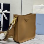 レプリカ プラダ サフィアーノ スモールトート ブラック ブラウン