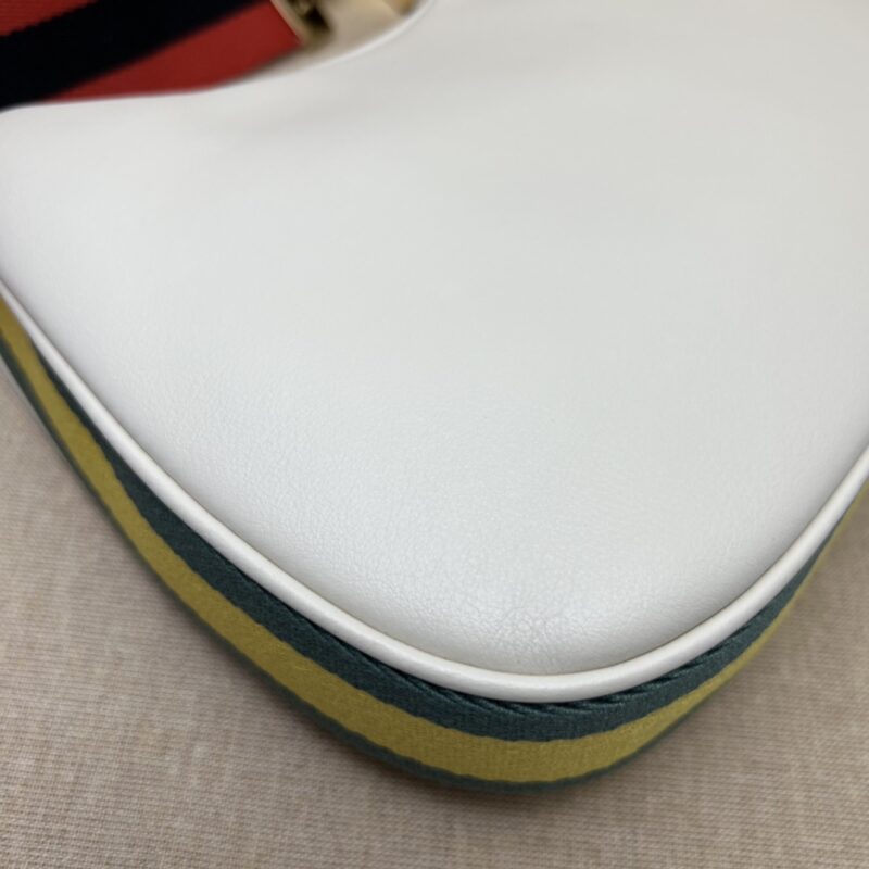 20220815_i1660534456_2742_6.jpg Gucci Attache Canvas White