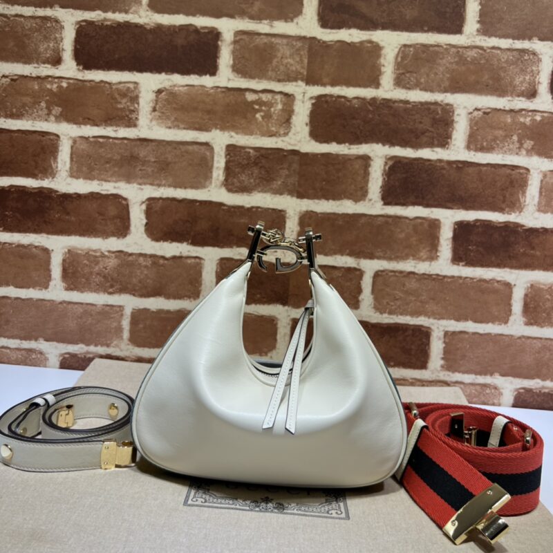 20220815_i1660534456_367_2.jpg Gucci Attache Canvas White
