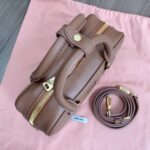 Réplica da bolsa Miu Miu Arcadie Small Full Brown - réplica de alta qualidade de uma bolsa de luxo.