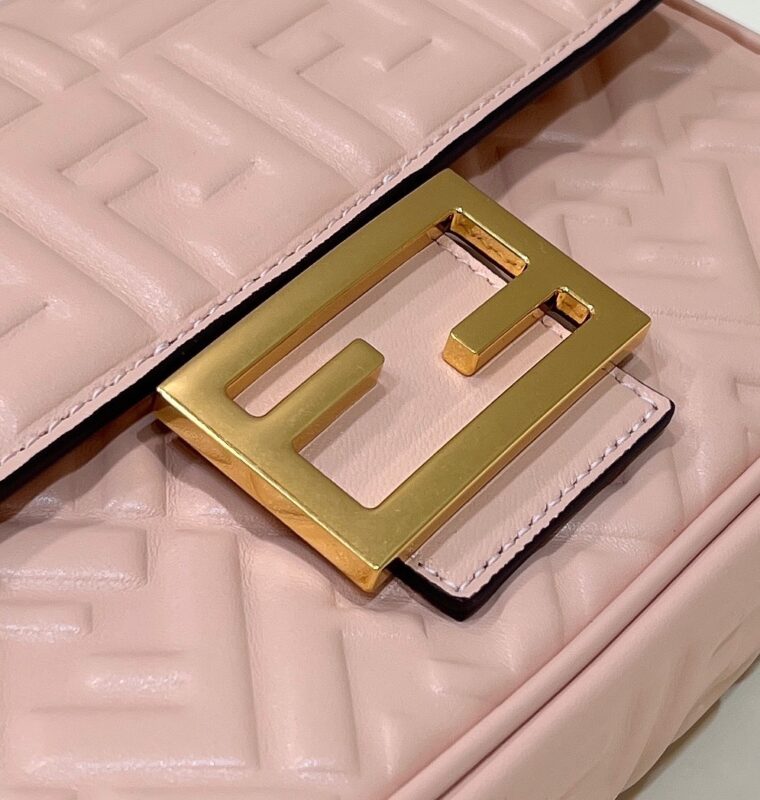 a4 Fendi Baguette Sliding Chain Pink