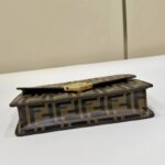 Réplica da carteira Fendi Baguette com corrente