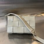 Replica Bottega Veneta Cassette 2.0 Beige