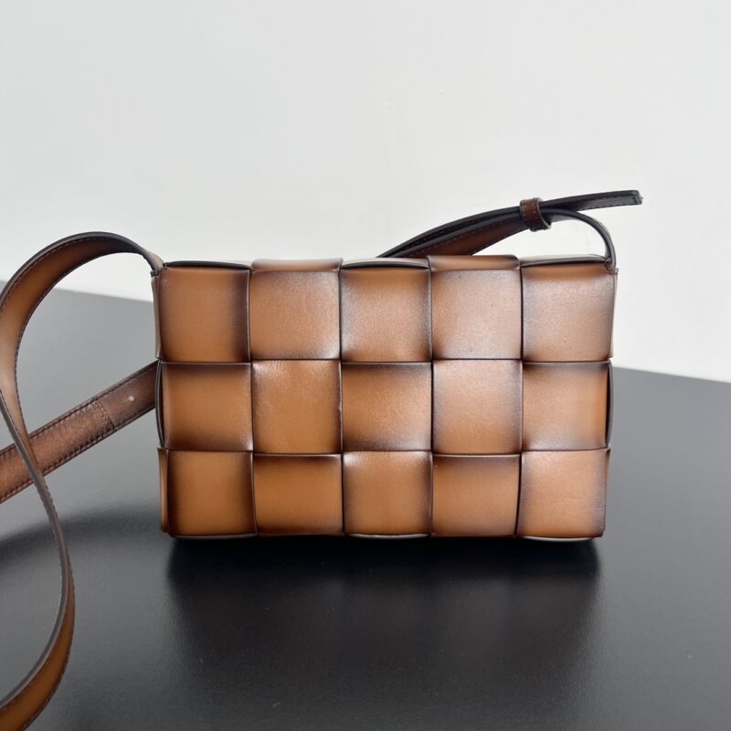 aa2 (1) Bottega Veneta Cassette 2.0 Brown
