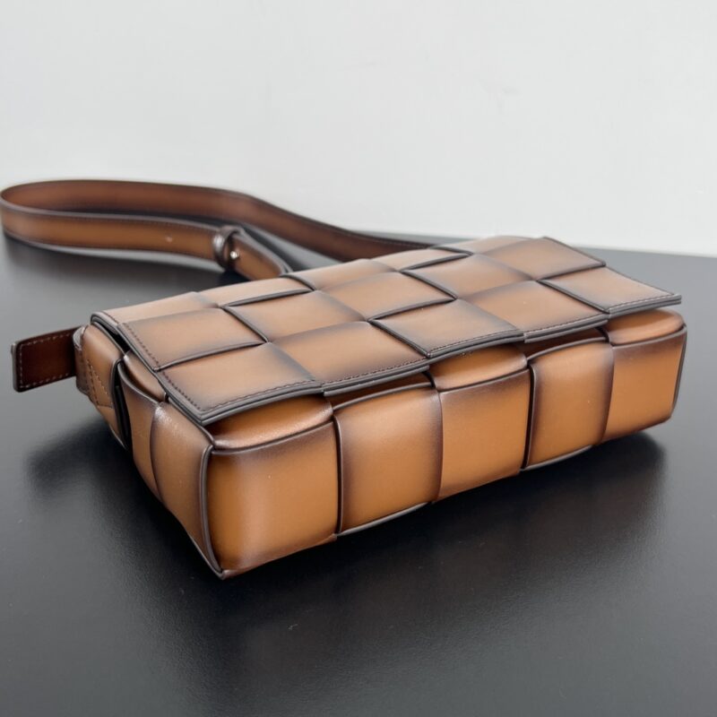 aa4 (1) Bottega Veneta Cassette 2.0 Brown