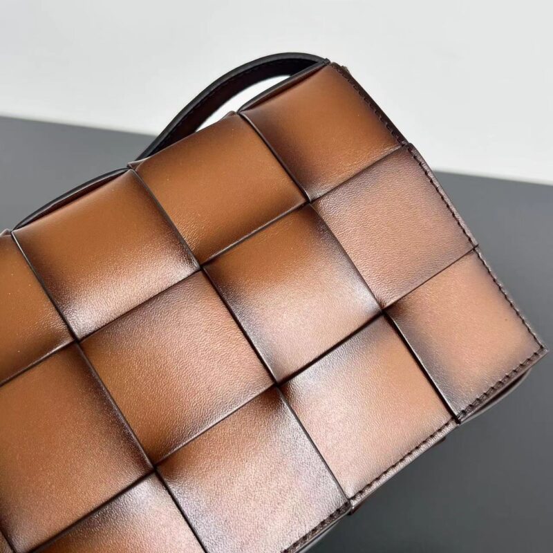 aa7 (1) Bottega Veneta Cassette 2.0 Brown