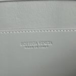 Replica Bottega Veneta Clutch 2.0 - affordable luxury replica bag
