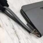 Réplica del bolso Prada Saffiano New Pouch gris - Réplica premium 1:1