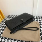 Replica Bottega Veneta Clutch Black - top-grade luxury bag dupe