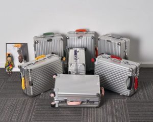 Rimowa Classic Suitcase - designer handbag clone
