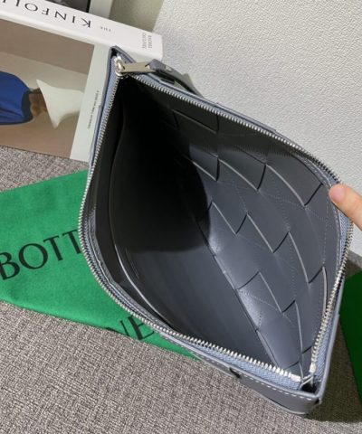 Fake Bottega Veneta Cassette Clutch - high-quality designer bag dupe