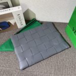 Replica Bottega Veneta Cassette Clutch - high-quality designer bag dupe