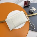 Yves Saint Laurent-tasje