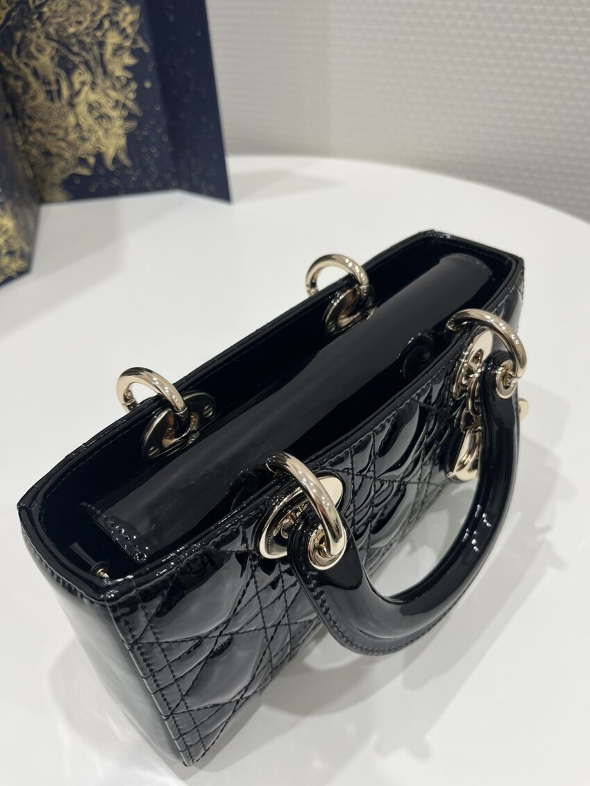 20230318_i1679111306_8718_0.jpg Dior Lady D-Joy Bag Patent Black