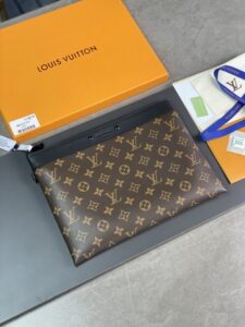 Louis Vuitton To Go Pochette Brown - premium superclone handbag