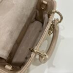 20230519_i1684484679_3150_7.jpg Replika kabelky Dior Lady D – Joy Mini Bag Caramel - luxusní duplikát kabelky nejvyšší kvality