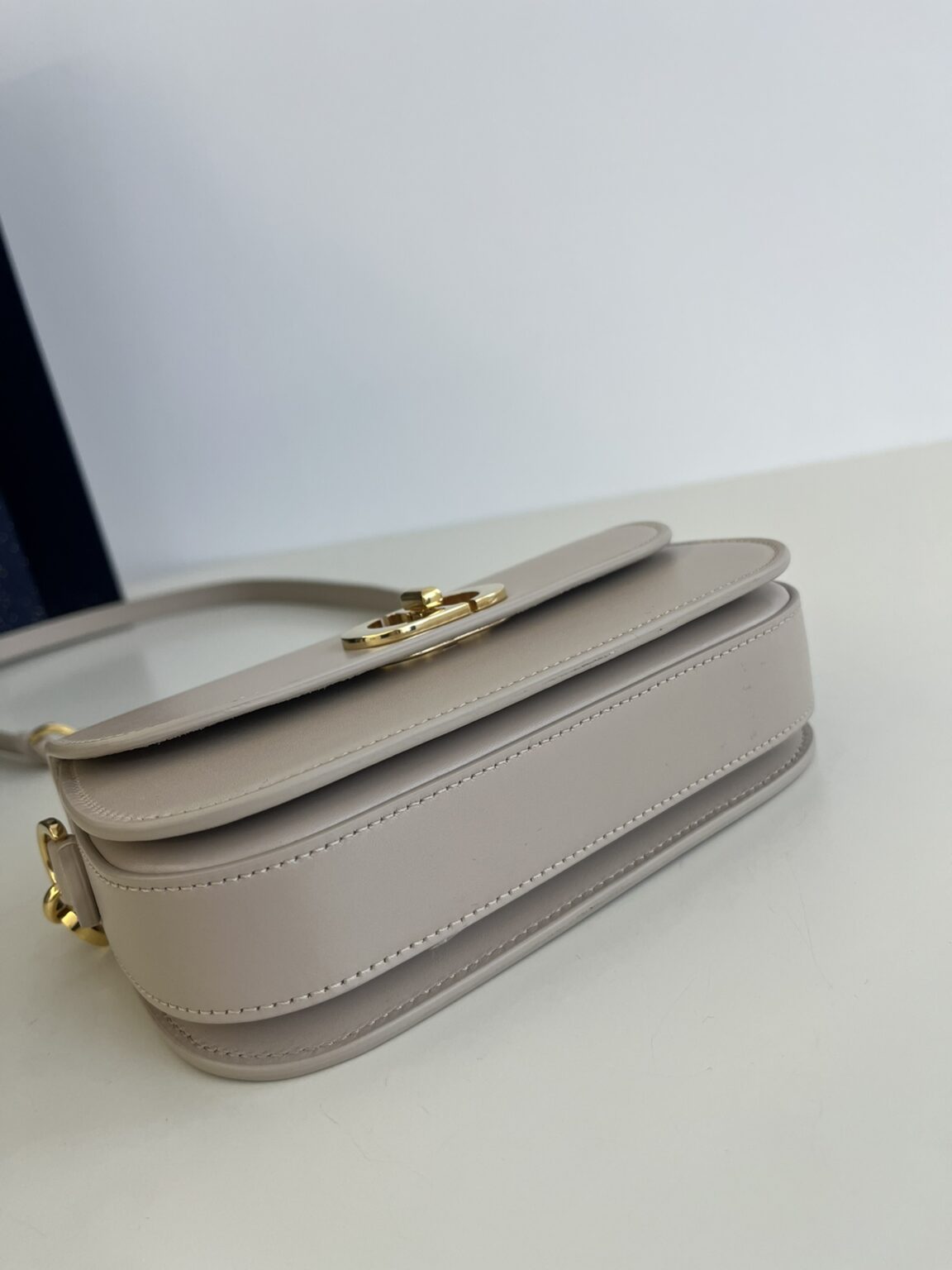 20230803_i1691047225_7709_2.jpg Dior 30 Montaigne Avenue Bag Beige