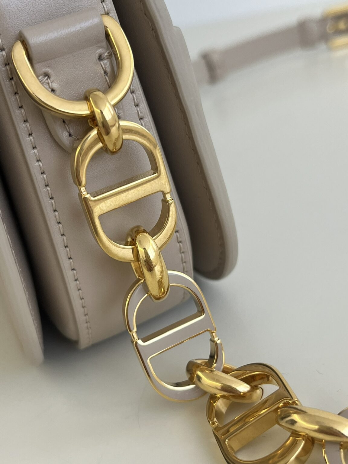 20230803_i1691047225_8802_4.jpg Dior 30 Montaigne Avenue Bag Beige
