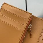 Carteira compacta vertical Louis Vuitton preta - réplica de alta qualidade de carteira de grife.