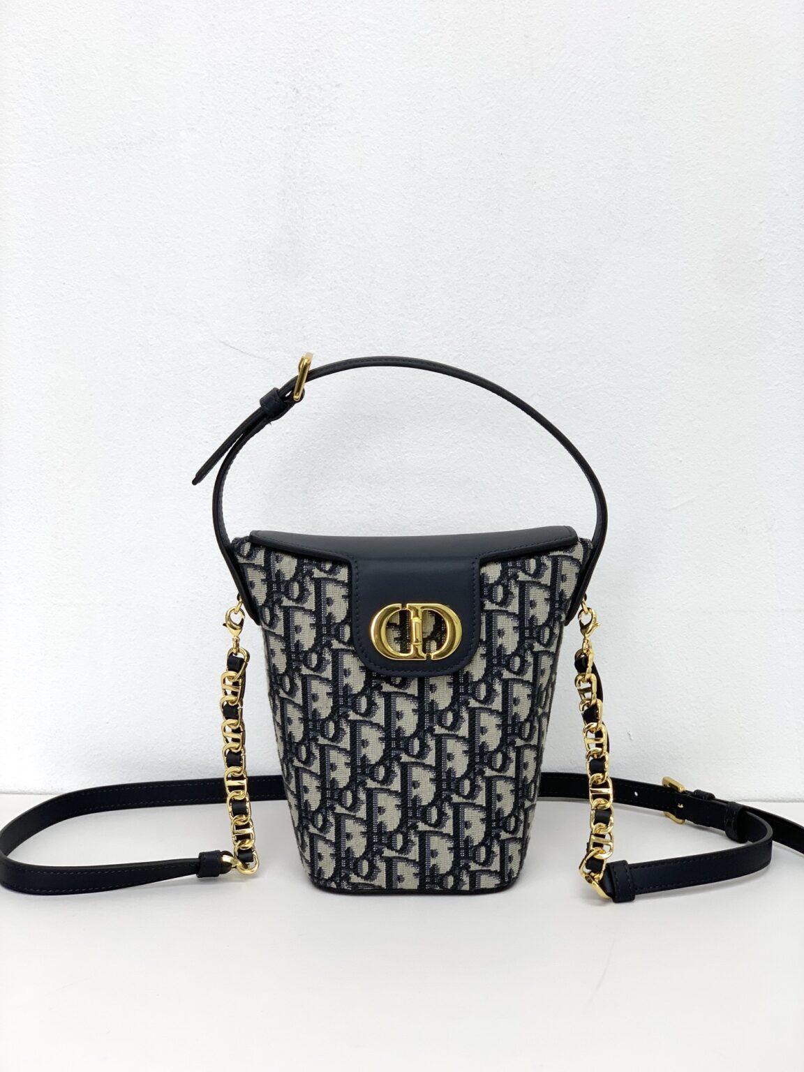 Replica Dior 30 Montaigne Amber Chain - affordable designer bags Replica Dior 30 Montaigne Amber Chain - affordable designer bags