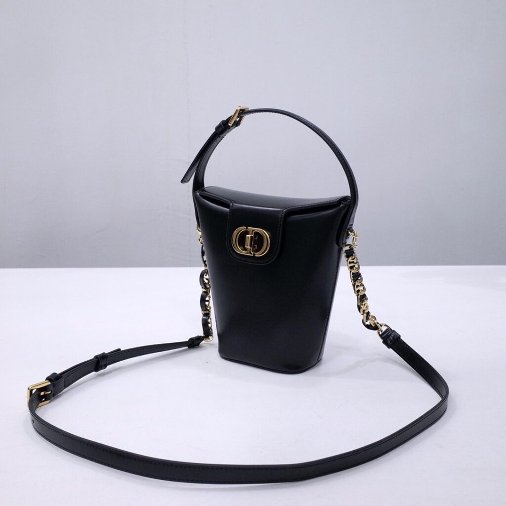 20231220_i1703050733_7025_2.jpg Dior 30 Montaigne Amber Chain Black