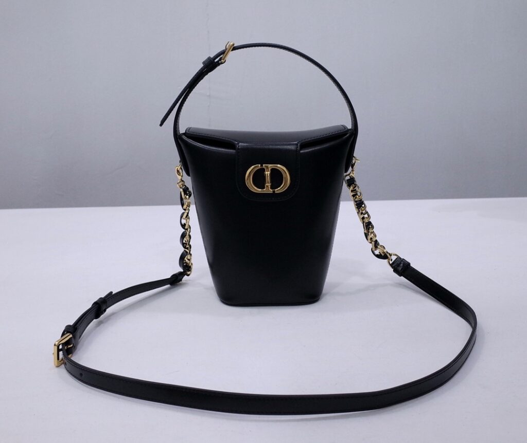 Replica Dior 30 Montaigne Amber Chain Black - affordable designer bags Replica Dior 30 Montaigne Amber Chain Black - affordable designer bags
