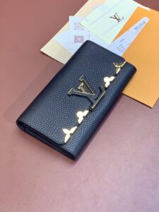 Louis Vuitton Capucines Long Black - 1:1 premium replica handbag