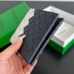 レプリカ ボッテガ・ヴェネタ イントレチャート 二つ折り財布 ホワイト＆ブルー - エリートファクトリー レプリカハンドバッグ