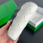 レプリカ ボッテガ ヴェネタ イントレチャート 二つ折り財布 ホワイト&ブルー - 1:1 プレミアム レプリカ ハンドバッグ