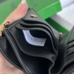 ボッテガ・ヴェネタの二つ折りジッパーウォレットのレプリカ - 最高級の高級バッグの偽物