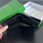 ボッテガ・ヴェネタの二つ折りファスナー財布のレプリカ - デザイナーハンドバッグのクローン