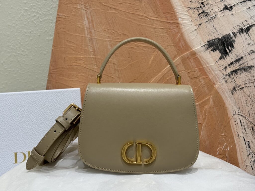 Replica Dior 30 Montaigne Avenue Top Handle Brown - affordable designer bags Replica Dior 30 Montaigne Avenue Top Handle Brown - affordable designer bags