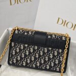 Replica Dior 30 Montaigne On Chain - high-quality designer bag dupe
