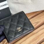 Carteira Chanel Compact Bifold - réplica de alta qualidade de uma bolsa de luxo.