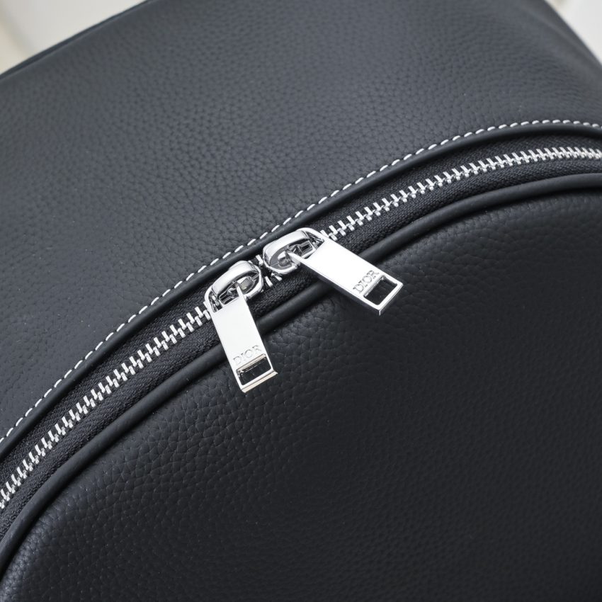 img_a189b943_20240913_i1726171909_9381_0.jpg Dior Saddle Zip Backpack Black Grained Calfskin