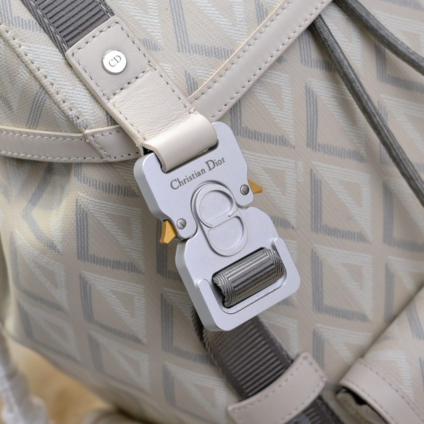 img_a189b943_20241004_i1727980700_3343_2.jpg DIOR Hit The Road Backpack White Diamond