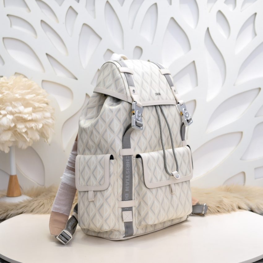 img_a189b943_20241004_i1727980700_5675_1.jpg DIOR Hit The Road Backpack White Diamond
