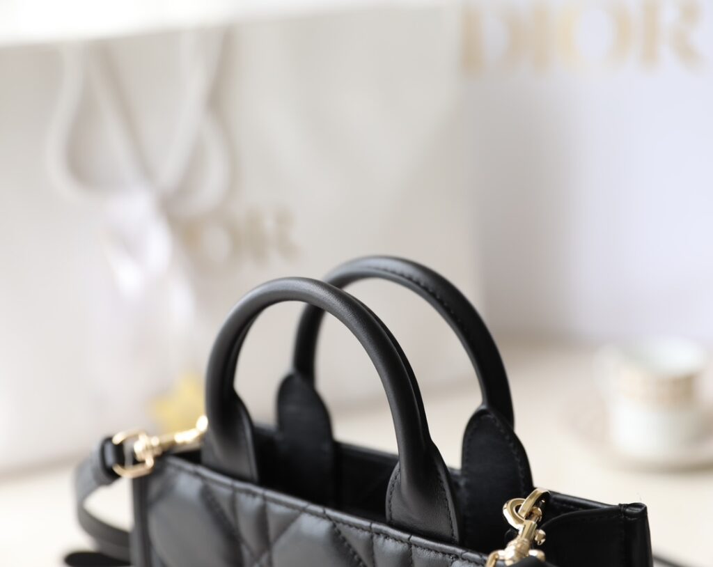 img_b8f835f8_20240711_i1720691636_5978_2.jpg Dior Tote Book Mini Black