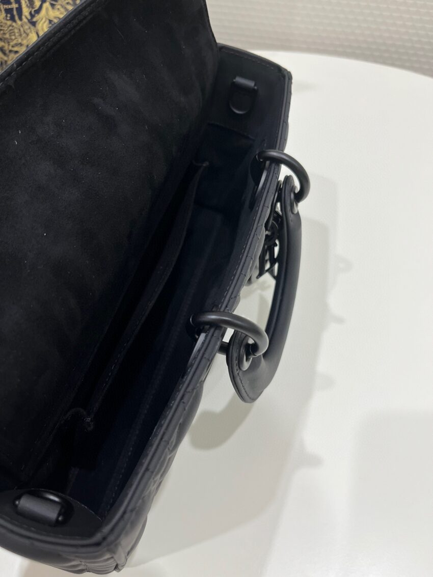 img_d39c4a05_20230925_i1695620188_8239_7.jpg Replica Dior Lady D-Joy Large Bag Black Matte